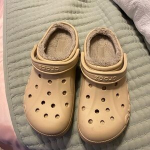 CROCS Tan Fuzzy Lined Clogs